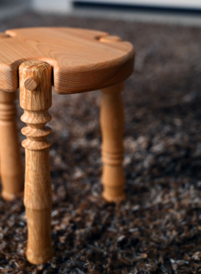 tabouret en bois massif